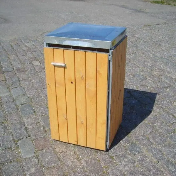 Firkantet affaldsspand i metal/olieret nordlandsfyr