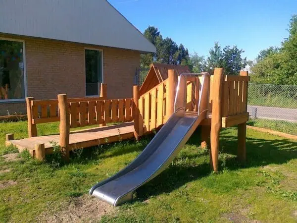 Kl.sys m tårn og legehus lilleputby - Image 3