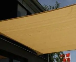 Hdpe firkantet sejl 3,6x3,6 m - camel inkl. beslag