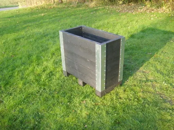 Plantekasse i genbrugsplast h:56cm