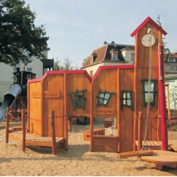Togstation med klokketårn - Image 2