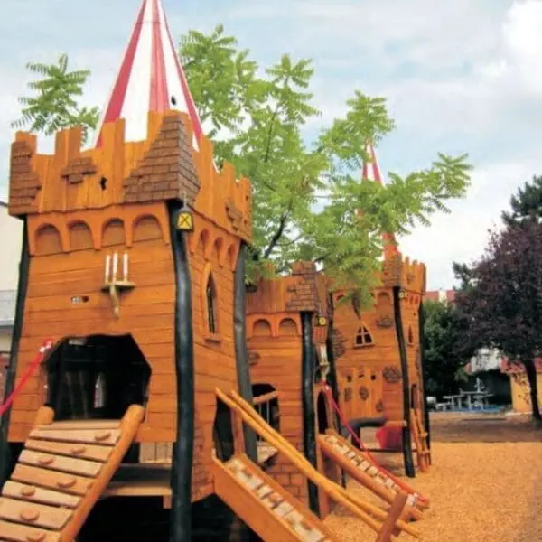 det gamle træs slotsplads - Image 3